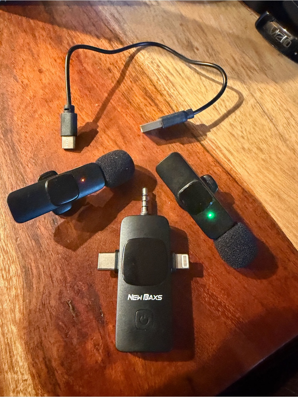 Black Wireless Lavalier Microphone Kit - Black